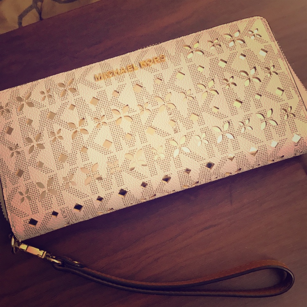 Michael Kors jet set wallet